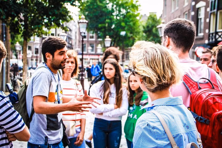 Amsterdam walking tour and canal cruise with unlimited drinks and cheese tasting, photo 2